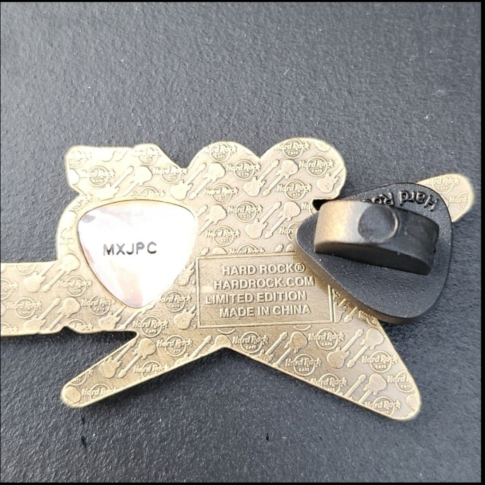 Hard Rock Cafe 2015 VIP Rewards pin