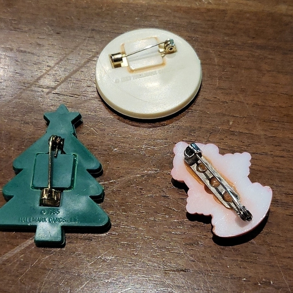 Set of 3 vintage pins