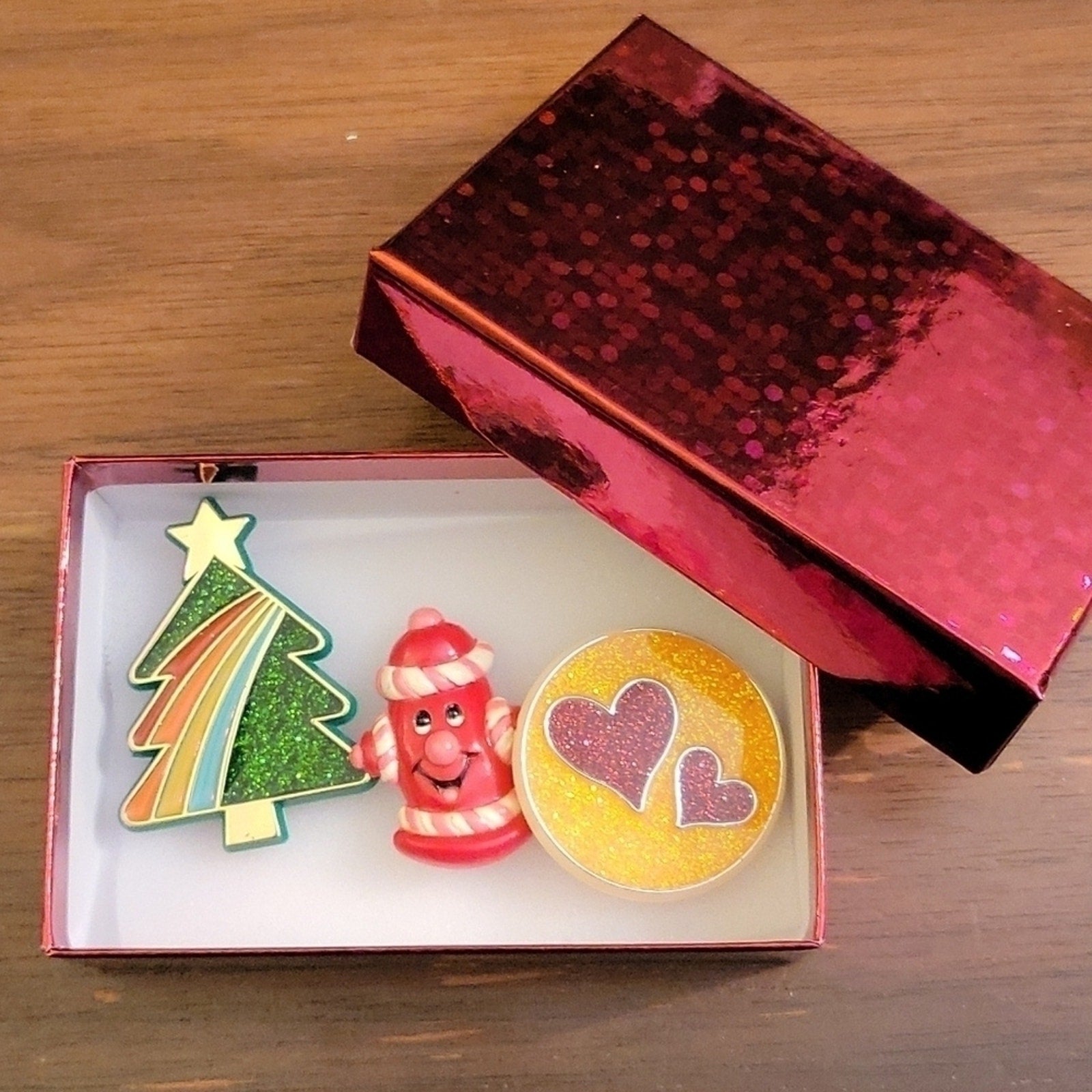 Set of 3 vintage pins